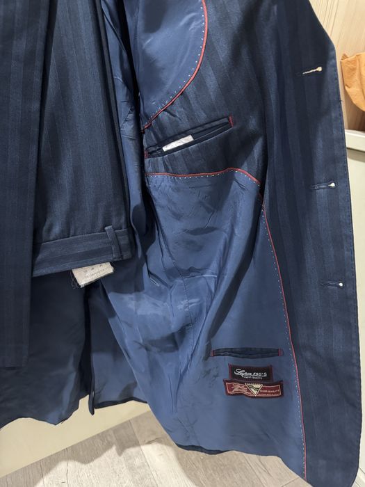 Продается мужской костюм