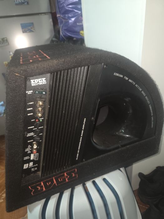 Vând subuwoofer edge + cabluri