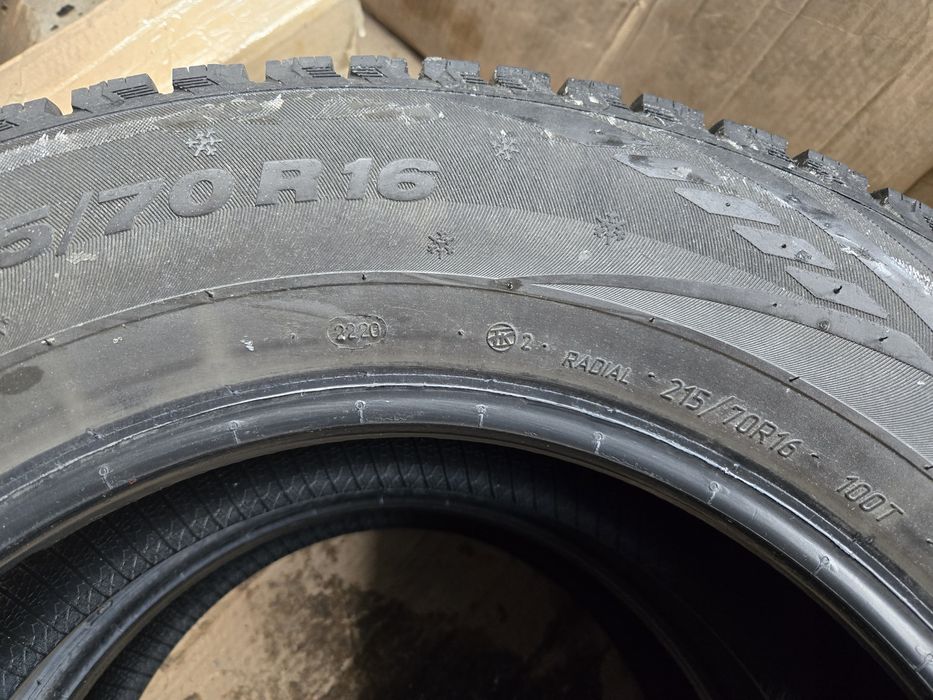 Пара шина 215×70×16 зима