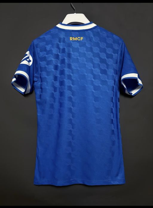 Футболна тениска на Реал Мадрид