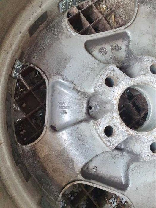 Продавам 4 броя алуминиеви джанти за Е-класа W210