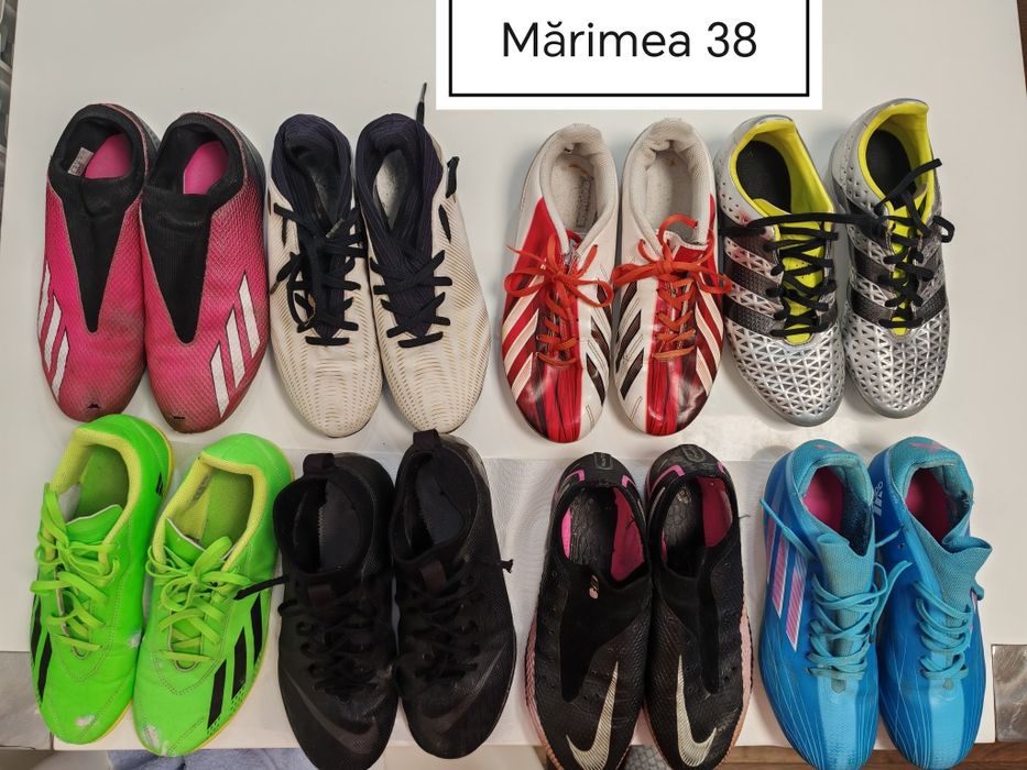 ghete de fotbal pentru copii. Iarba sintetic sala