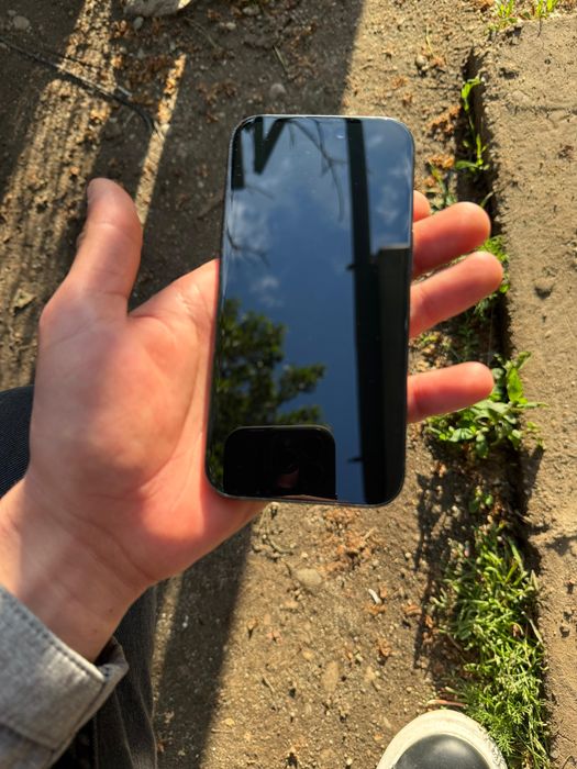 iPhone 15 impecabil