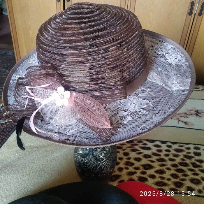 Шляпы из натуральной соломки и фетра