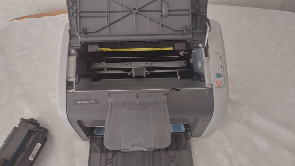Лазерен принтер HP 1010