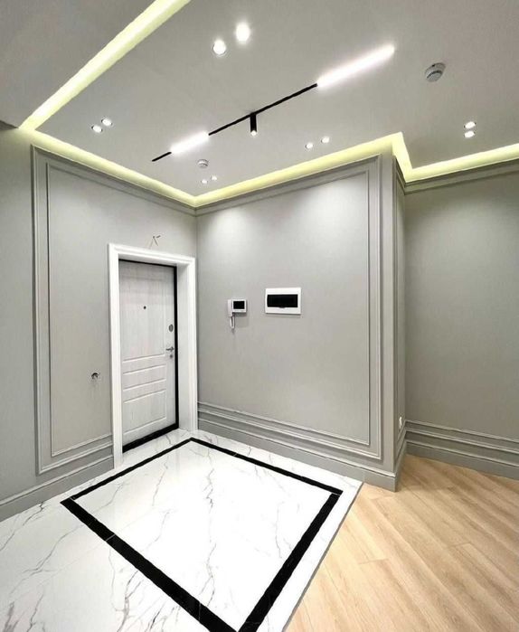 Поклейке обоев, покраска стен и потолков