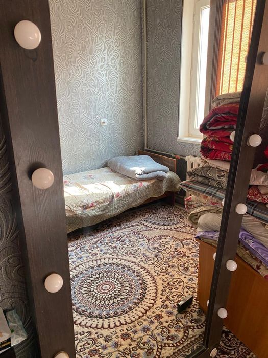 Маникюрный стол с подсветкой