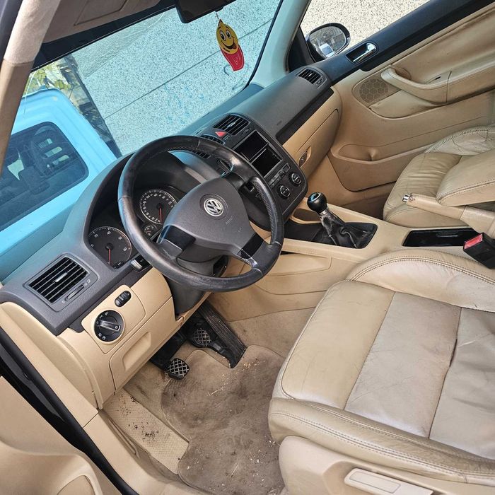 Продавам Голф 5 2.0 140кс на ЧАСТИ както и още около 15 Голфа на ЧАСТИ