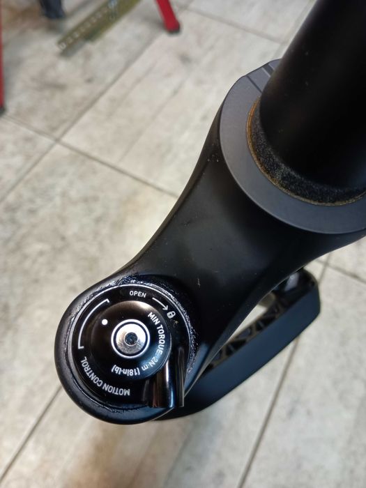 Rock Shock revelation RC R 27,5  140 mm