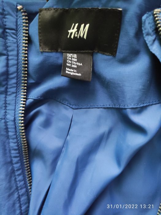 Яке Levi's, яке бомбър, черен суйчър и яке H&M, размер М