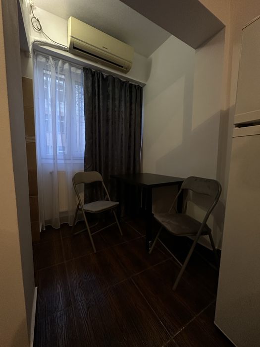 Persoana fizica-închiriez garsoniera