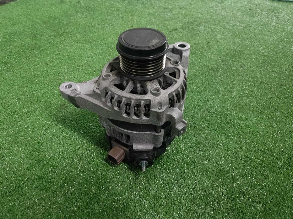 Оригинальный генератор от Toyota Camry 50 55 2AR-FE 2.5