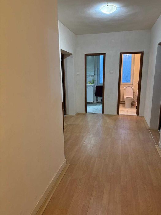 Apartament + garaj de vanzare