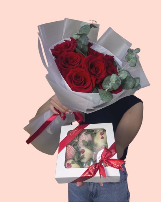 Букеты подарки розы