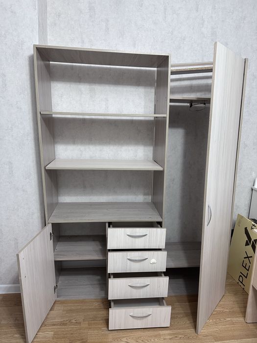 Продается шкаф для стальни или прихожей