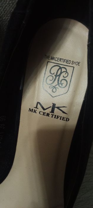 Срочно продам туфли