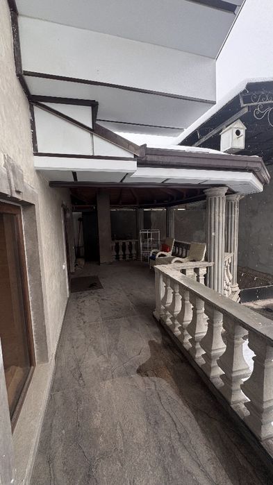 Продается 2-этажный дом 400 м² в центре Сергели