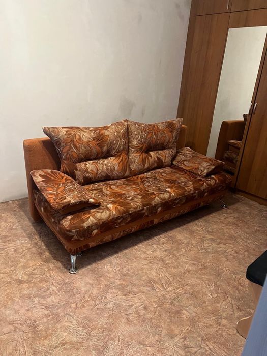Продам диван тахта