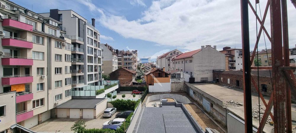 Дава се под наем Двустаен апартамент в София, Център - 67 кв.м за 170000 € - Снимка #3