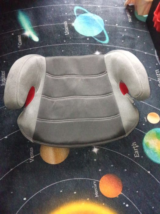 Înălțător auto ptr copii.