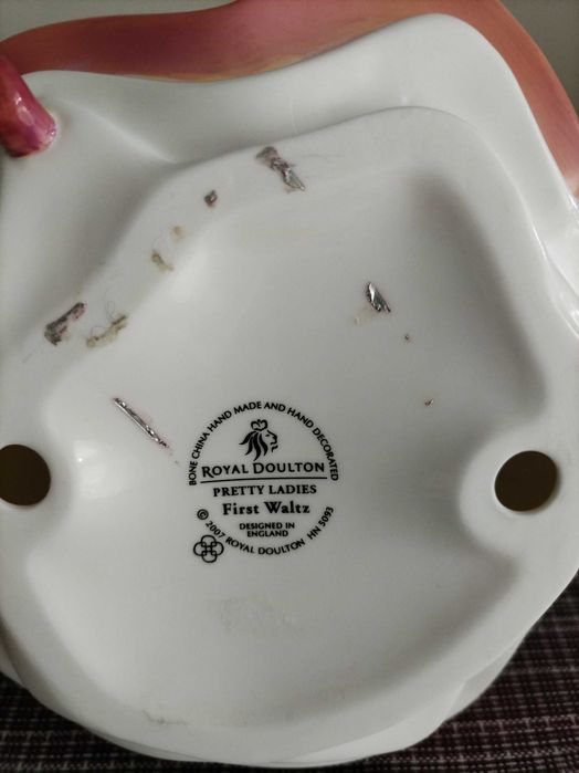 Порцеланови статуетки Coalport  & Royal Doulton
