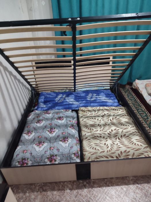 Кровать большая