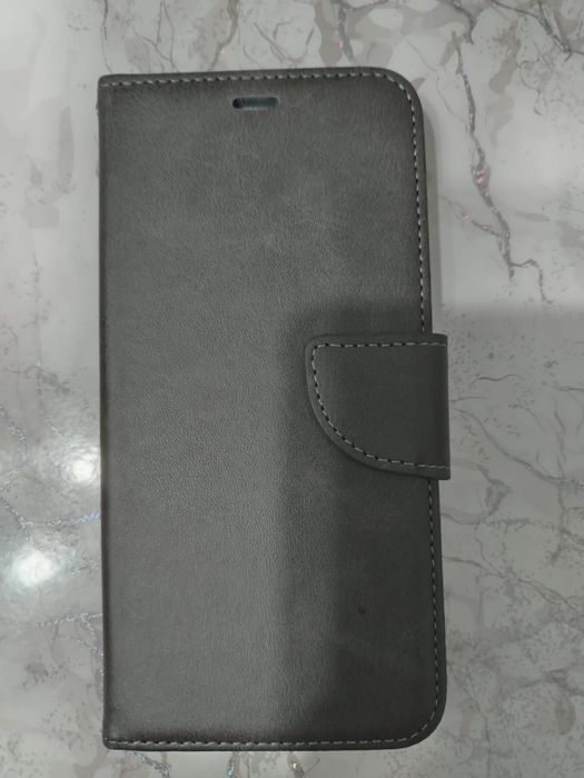 Продам чехол на Samsung Galaxy A7(2018)