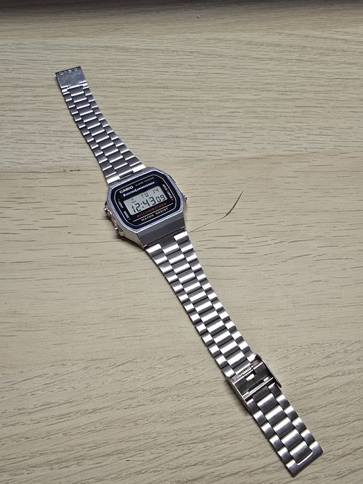 Ceas Casio A168, lumina LED albastra, impecabil