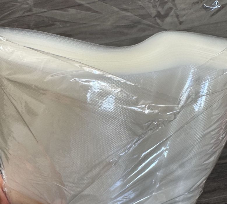 Aparat de vidat și sigilat alimente.  120W,65 kpa, cu 50 pungi.