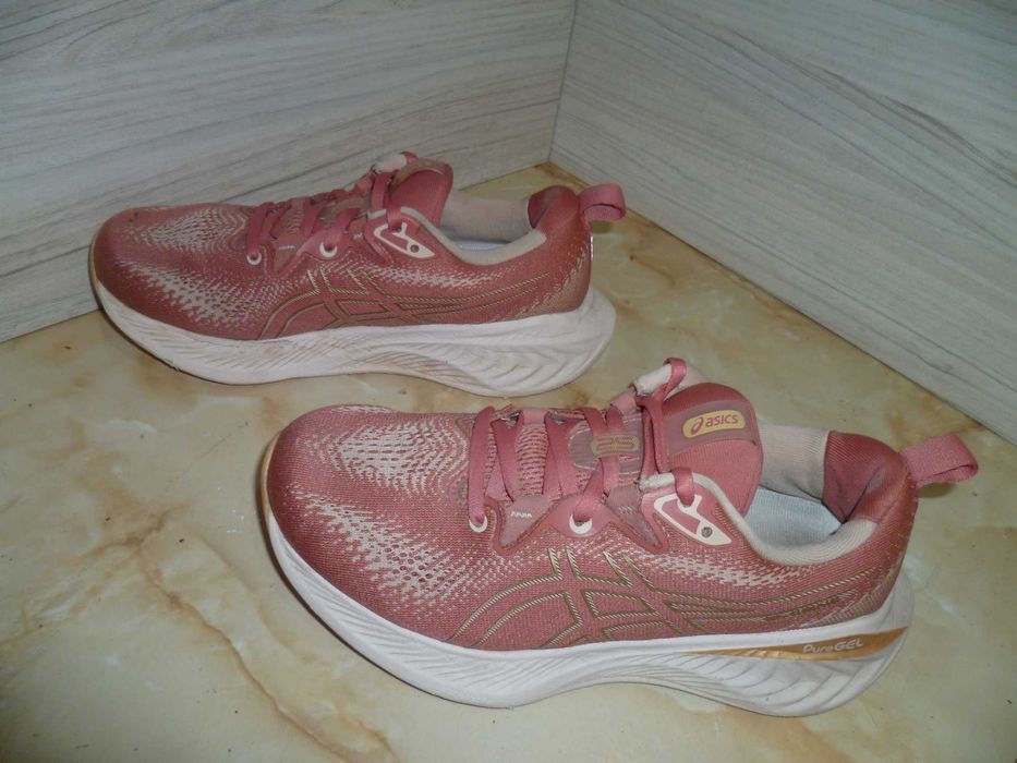 ASICS маратонки №40