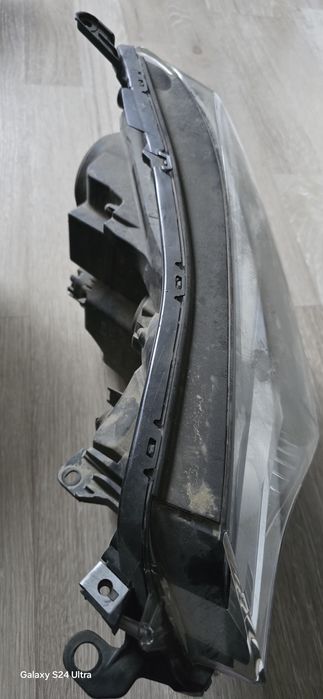 Far stanga / dreapta toyota model dupa 2015