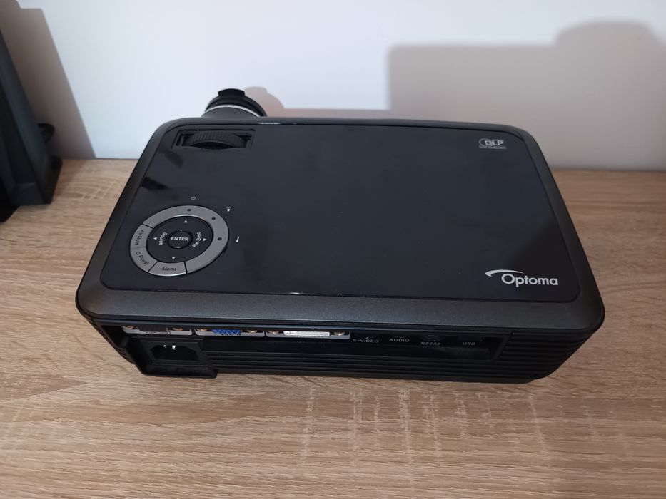 Vând Videoproiector Panasonic și Optoma