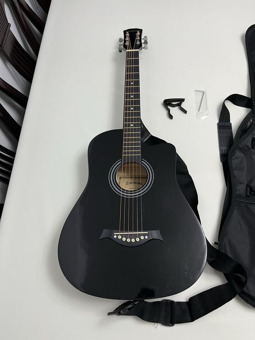 Гитара акустическая