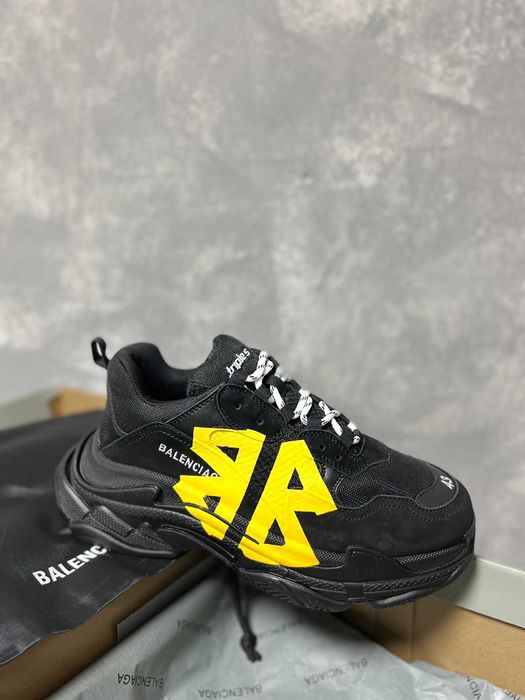 Adidasi Balenciaga Triple S Calitate Premium