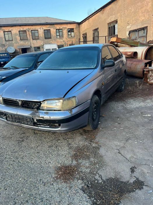 Продам машину Карина Е