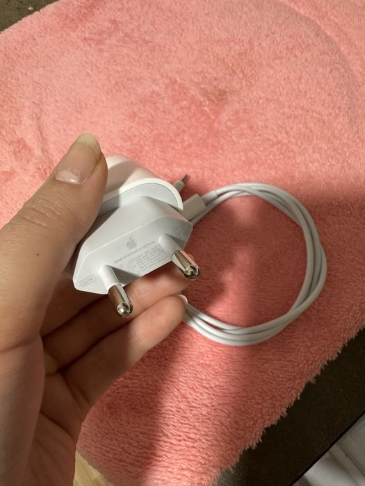 Зарядка оригинал на Айфон