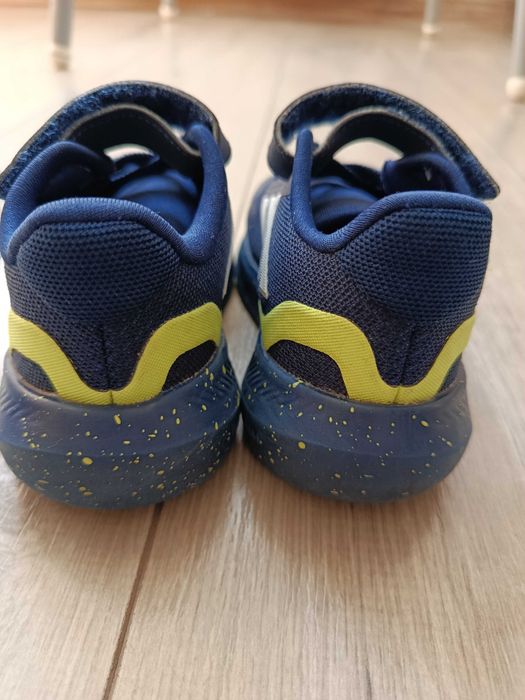 Продавам маратонки Adidas 23 1/3