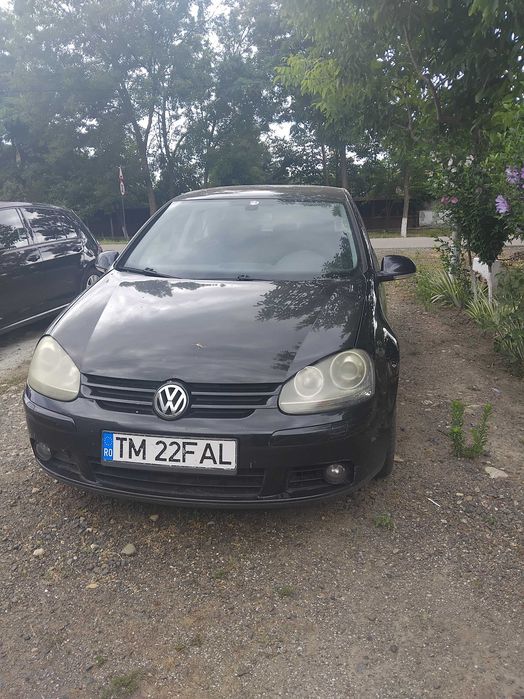Golf 5   .2l benzina  2005  pentru  piese / dezmembrări