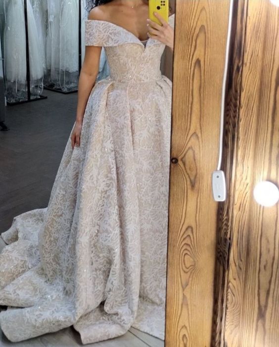 Шикарное платье бальное вечернее