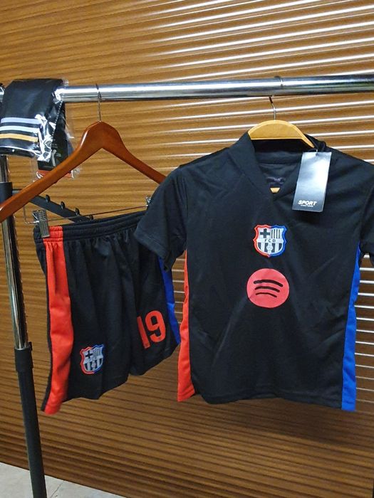 Vând echipament fotbal copii