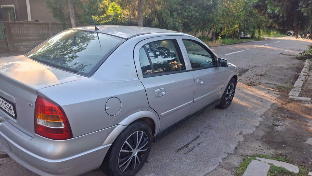 Se vinde opel astra