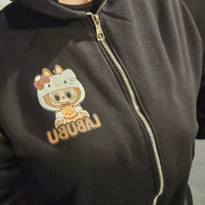 Унисекс нов аниме суичър в черно с качулка Лабубу Black Anime Hoodie Labubu