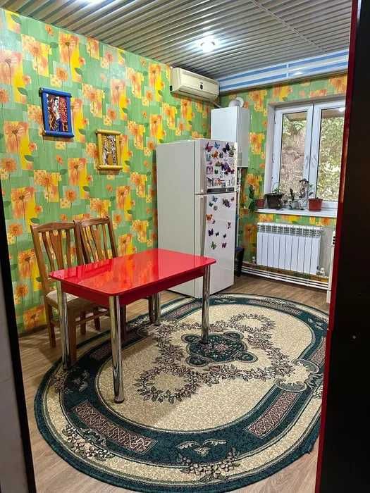 Тайёр 4 хонали алохида гаражи ва иссик-совук суви бор квартира!