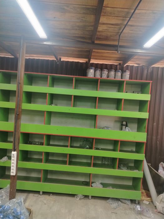 Продам  полки  бу