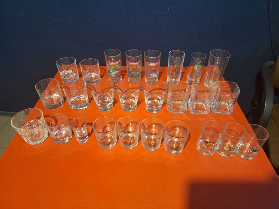 Стеклени чаши. Около 20-25 броя. Цена за всичко