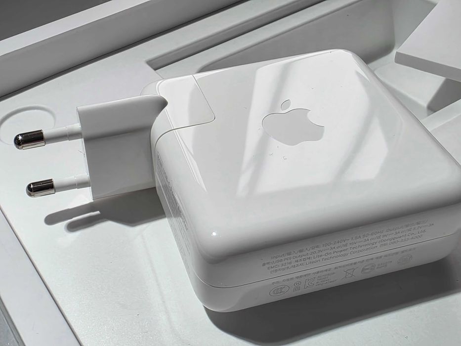 Macbook Pro 13 M1 16GB / 1TB Custom Version