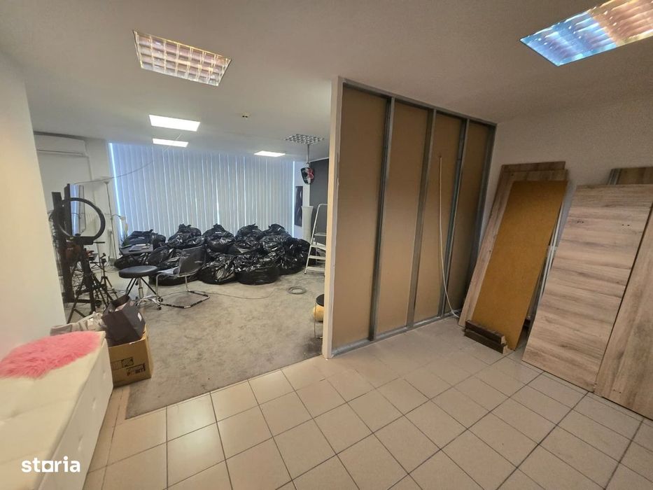 Casa individuala 3 nivele, 12 camere, 6 bai, 10 parcare, Lipovei