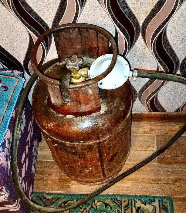 Продам газовый баллон б/у.