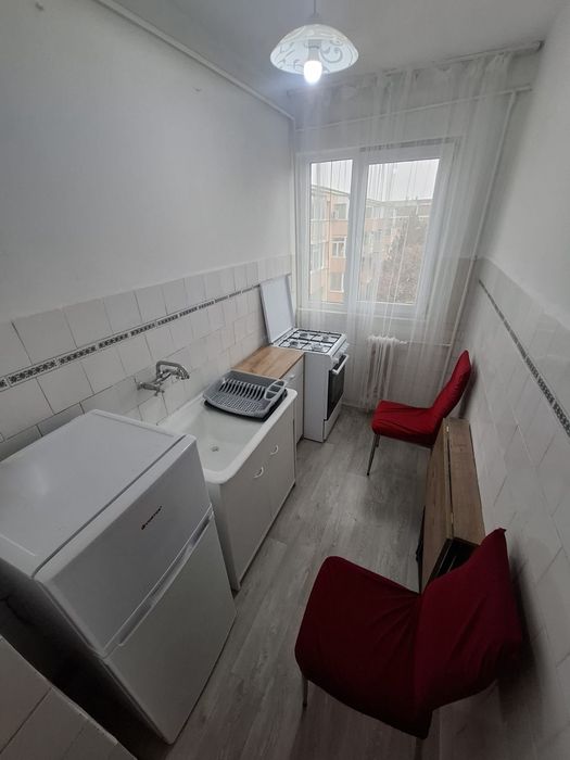 Închiriez apartament 2 camere