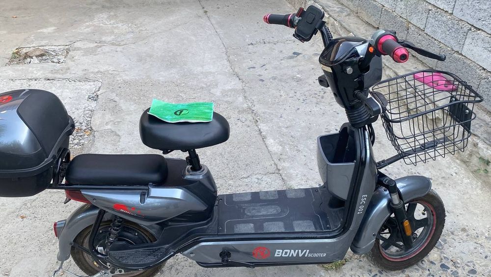 Bonvi  skuter srochna sotiladi